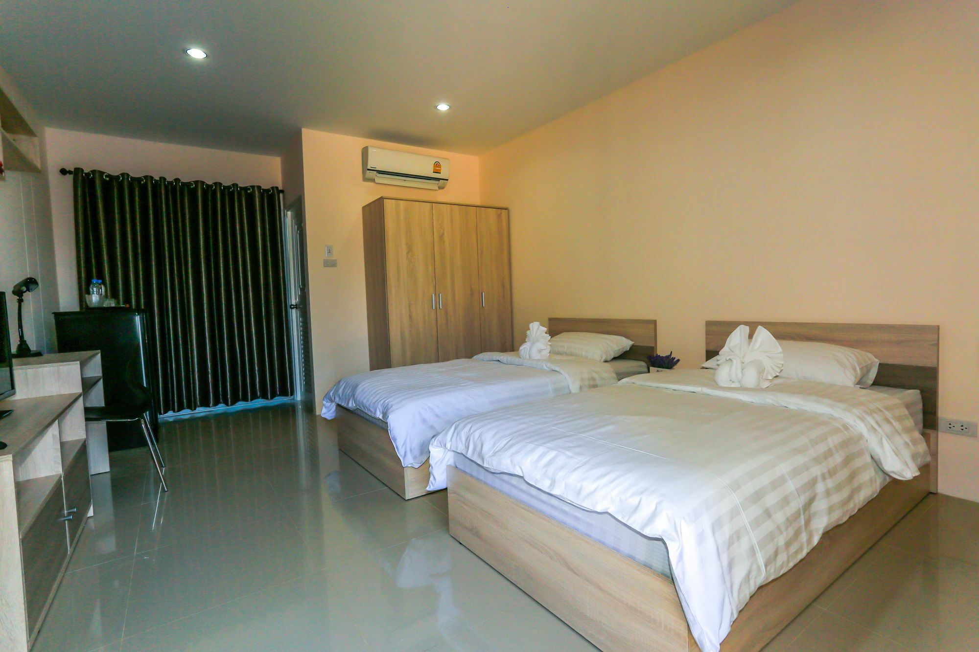 Tempo Plus Apartment Mae Sot Bagian luar foto
