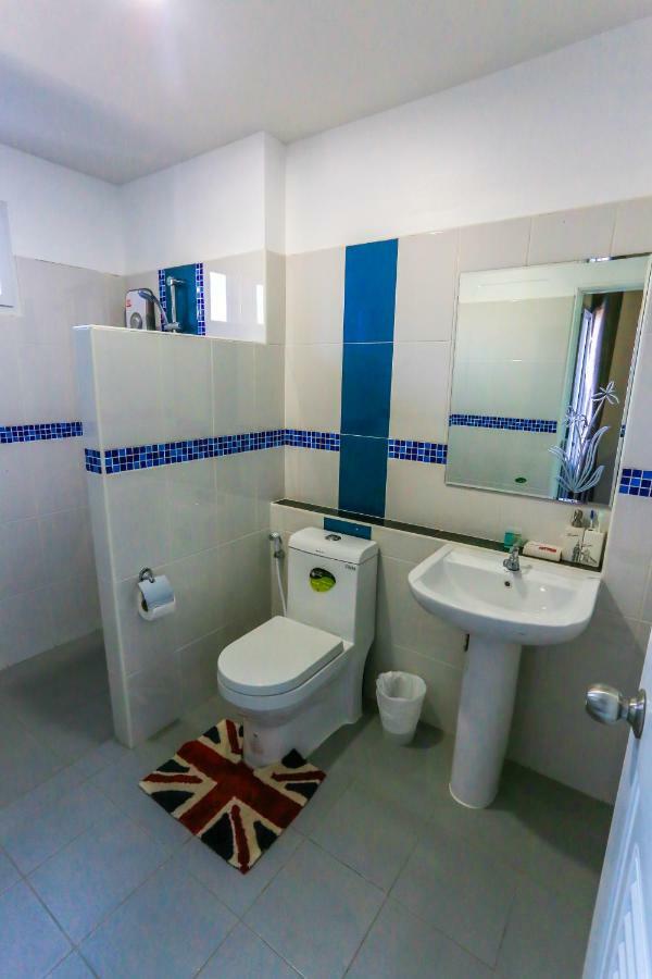 Tempo Plus Apartment Mae Sot Bagian luar foto